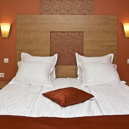 Hotel 4 Zona Sofia Bagian luar foto